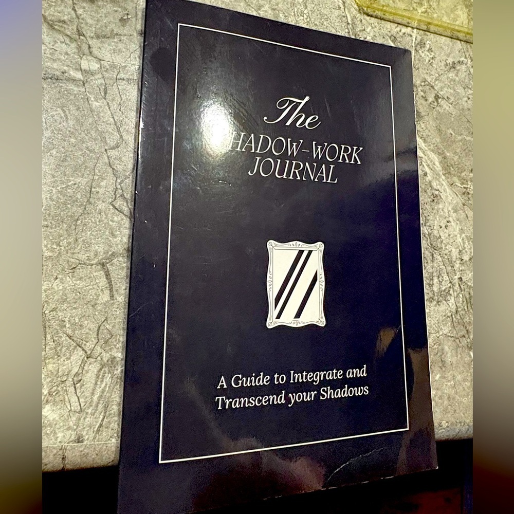 The Shadow Work Journal – A Guided Journey to Self-Discovery & Healing NWT​